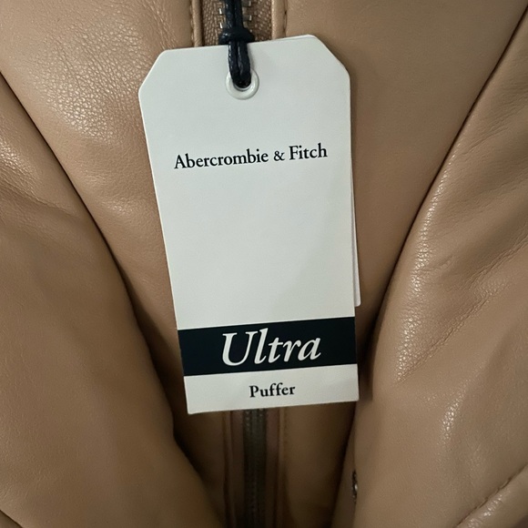 Brand new Abercrombie &Fitch Ultra Vegan Leather puffer midi , SOLD OUT - Picture 8 of 8